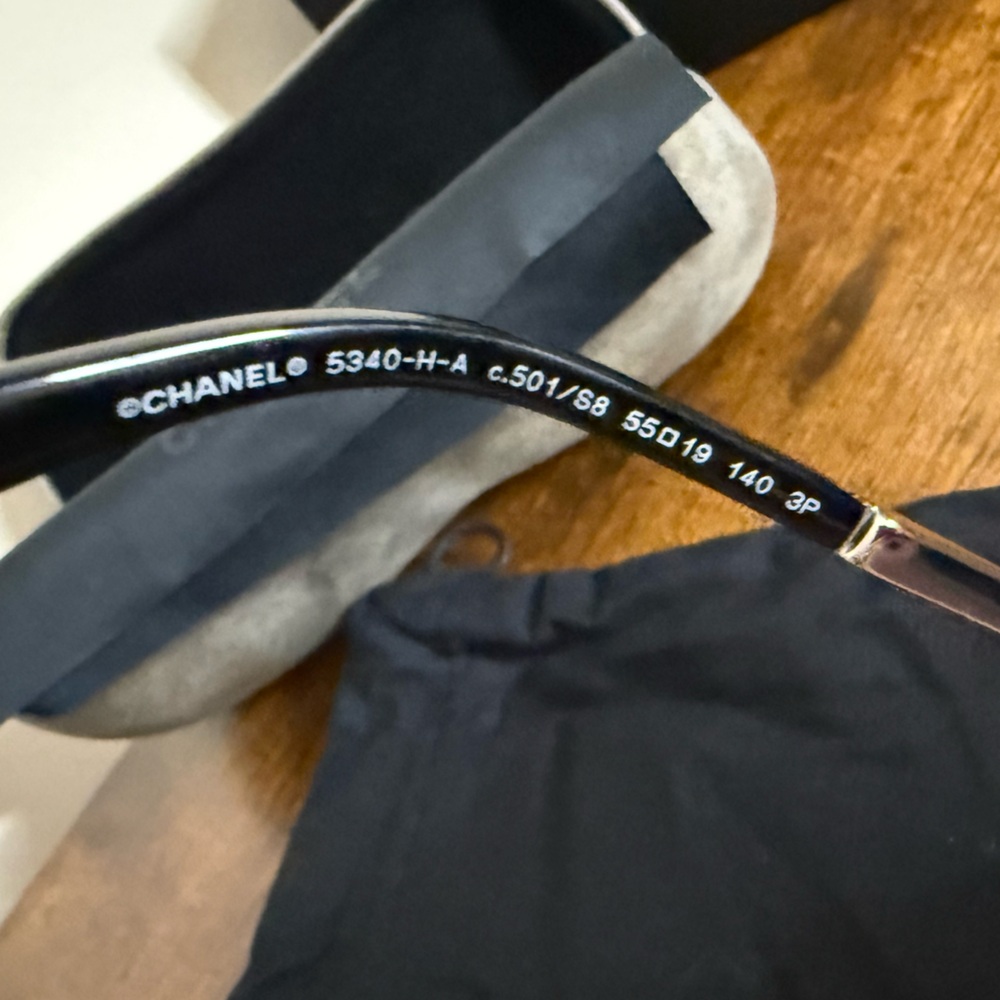 CHANEL Black Pearl Polarized Sunglasses - Picture 9 of 12
